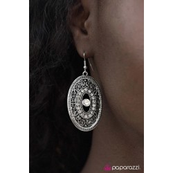 After Ever After White/Silver Earring After Ever After White/Silver Earring