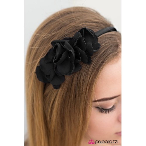 The Girl Next Door - Black The Girl Next Door - Black